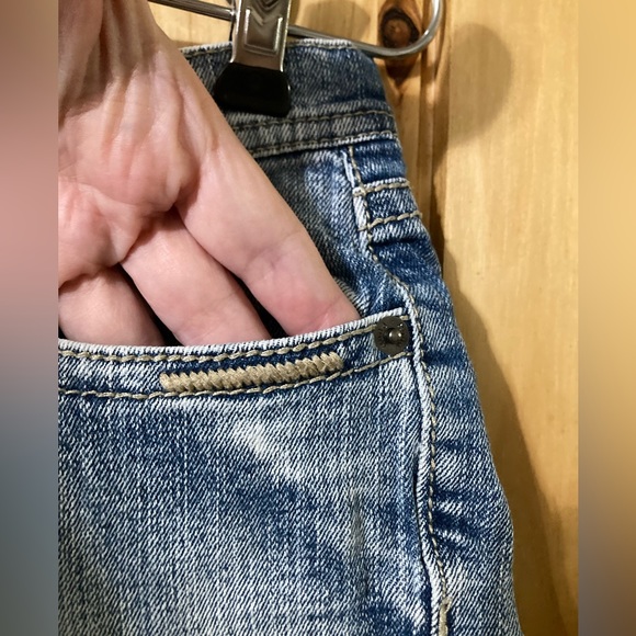 Mudd size 11 (juniors) cuffed denim shorts with raw hem - Picture 3 of 6